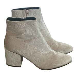 Lulus Pink Suede Ankle Boots with Zipper NWOT